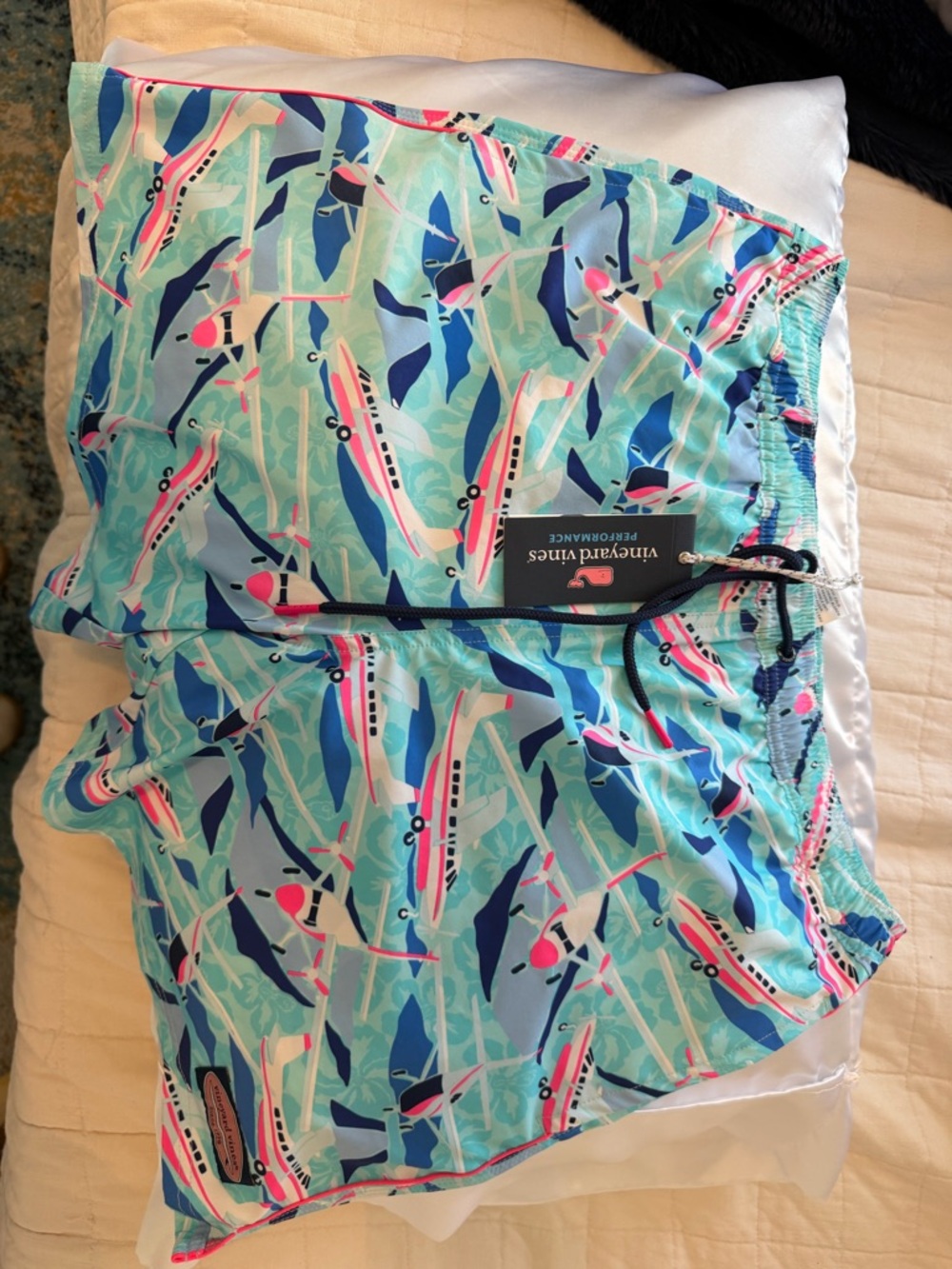 NWT Vineyard Vines Men's Swim Trunks - Aqua Boat Print